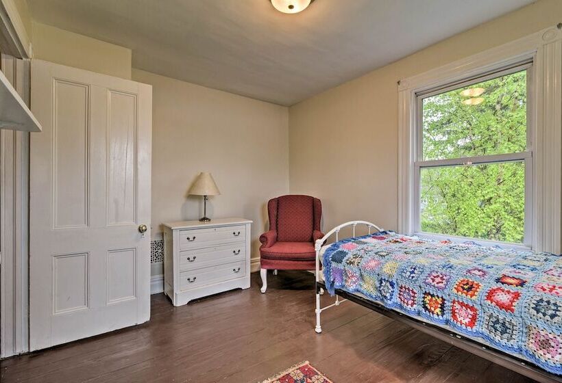 Millburn House W/ Deck Walk To Nyc Transit!