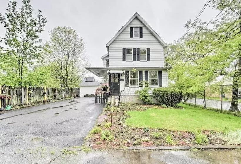 Millburn House W/ Deck   Walk To Nyc Transit!