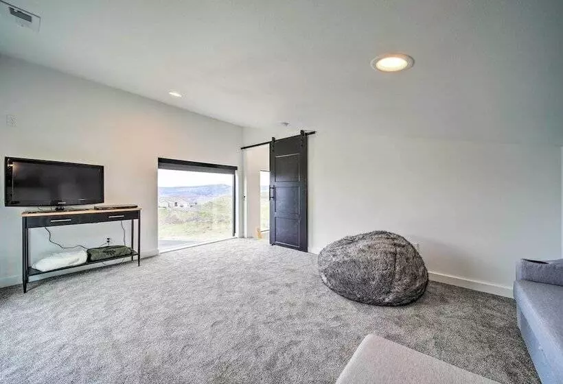 Modern Davenport Home W/ Water View & Grill!