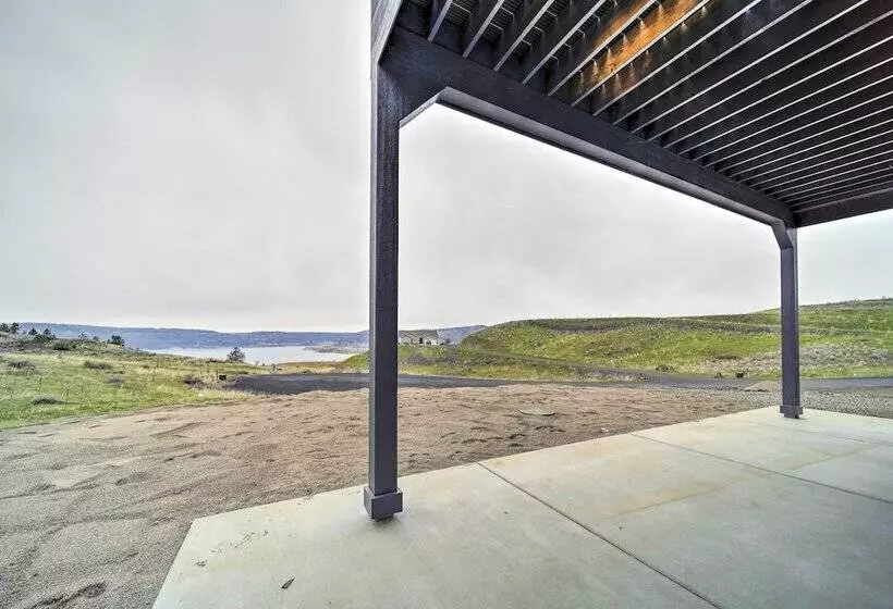 Modern Davenport Home W/ Water View & Grill!