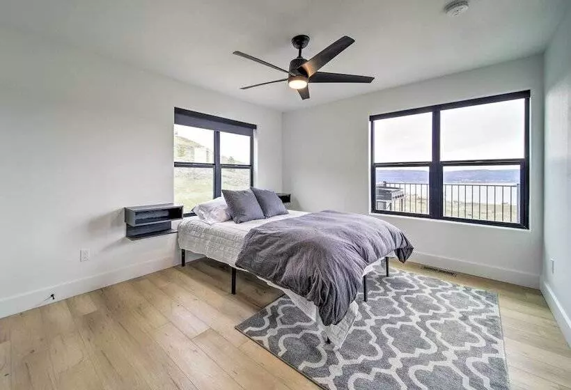 Modern Davenport Home W/ Water View & Grill!