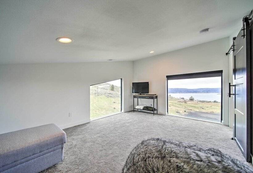 Modern Davenport Home W/ Water View & Grill!