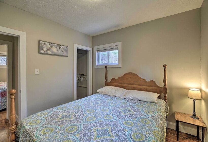 Mullens Cabin W/ Gas Grill & Mountain Views!