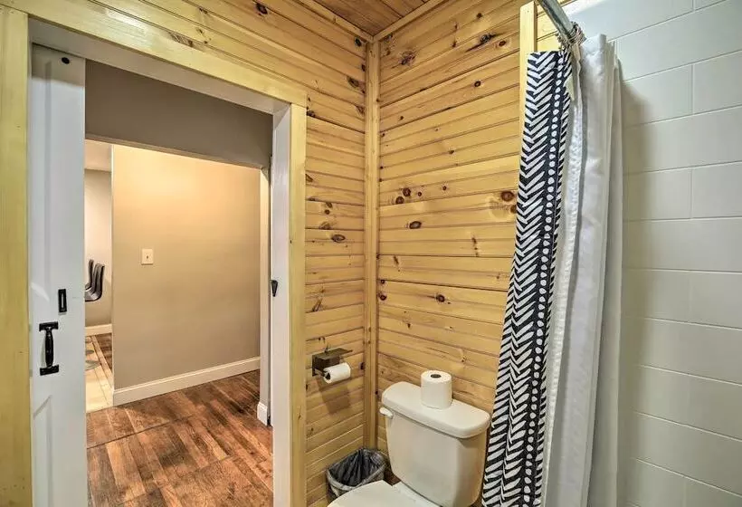 Mullens Cabin W/ Gas Grill & Mountain Views!