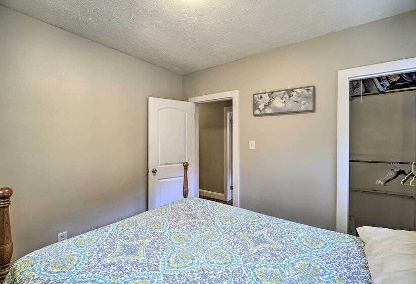 Mullens Cabin W/ Gas Grill & Mountain Views!