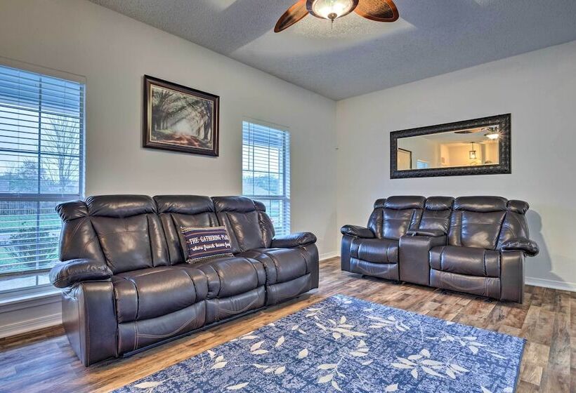 Ocean Springs Home W/ Sunroom ~ 5 Mi To Beach