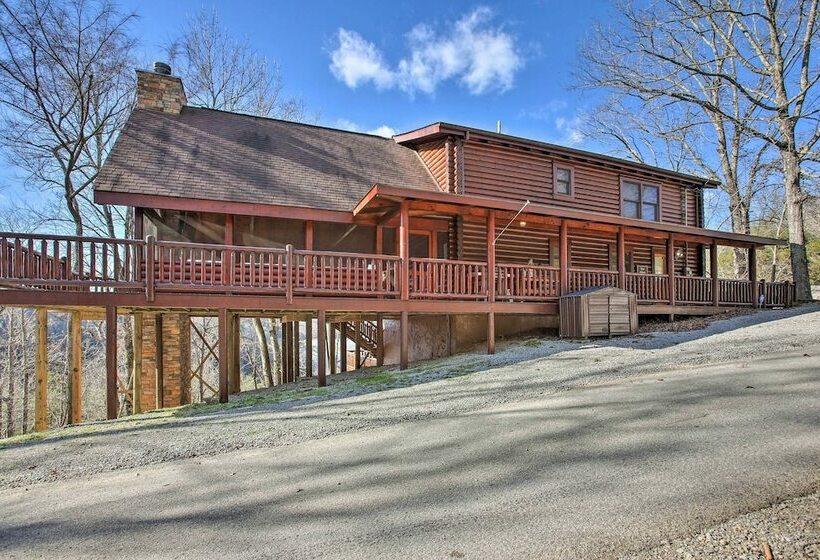 Petfriendly Highway Log Cabin W/ Lake View!