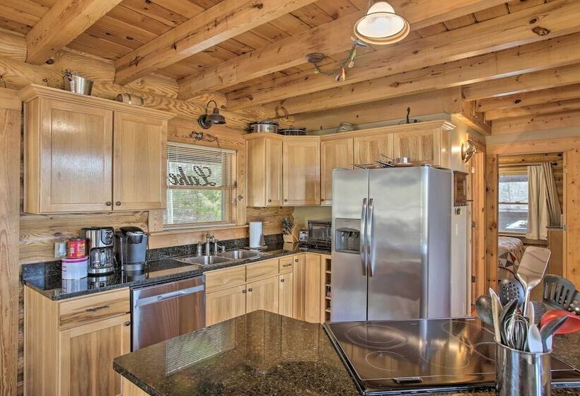 Petfriendly Highway Log Cabin W/ Lake View!