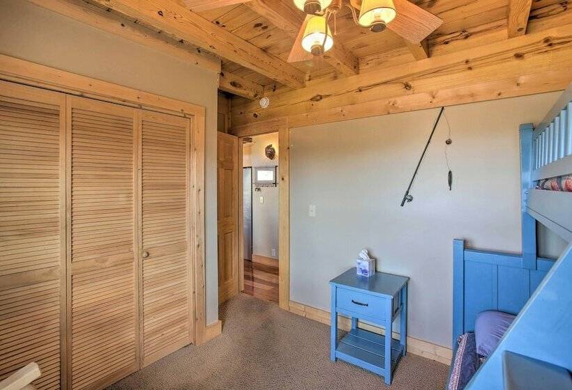 Petfriendly Highway Log Cabin W/ Lake View!