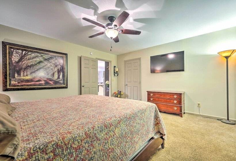 Pisgah Forest Farm Home: Outdoor Pool & Games