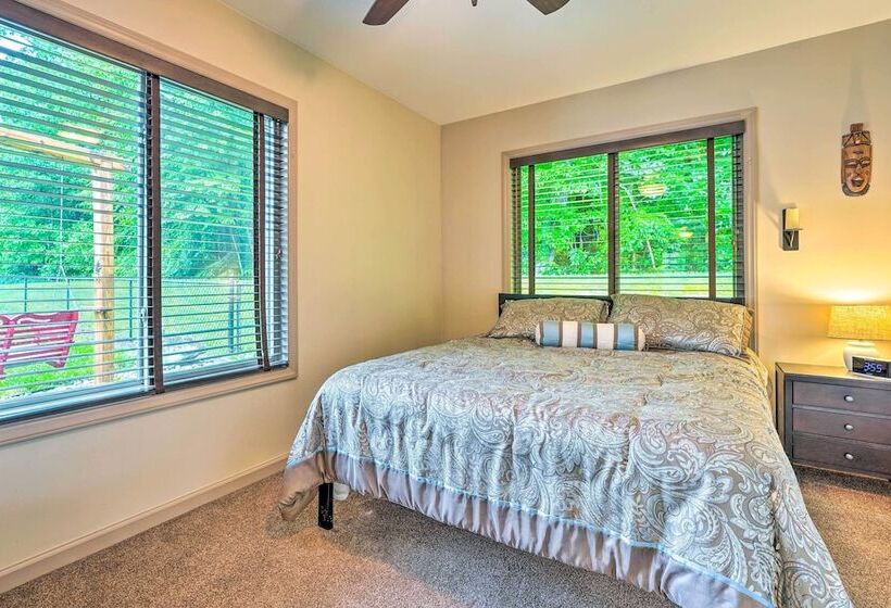 Pisgah Forest Farm Home: Outdoor Pool & Games