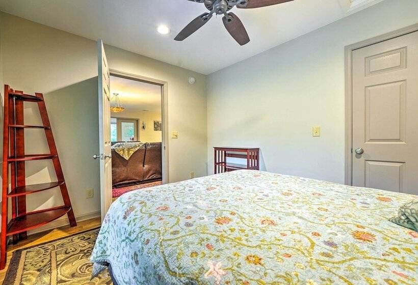 Pisgah Forest Farm Home: Outdoor Pool & Games