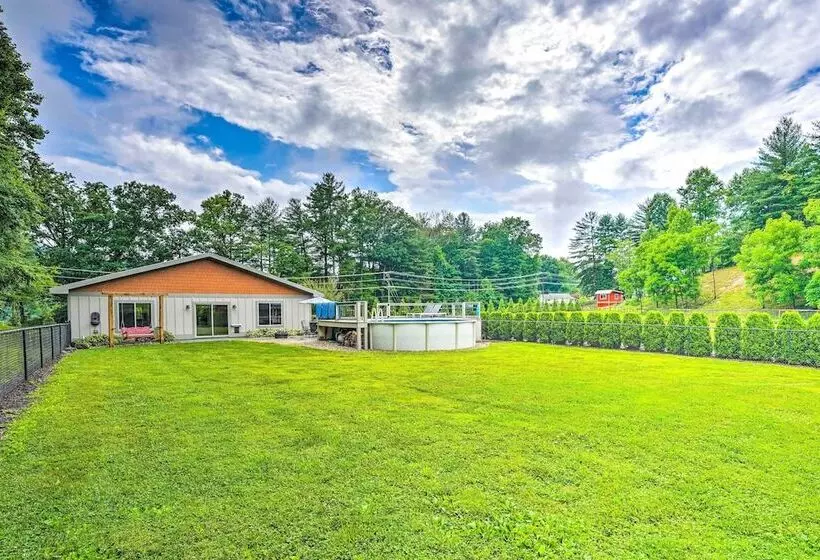 Pisgah Forest Farm Home: Outdoor Pool & Games