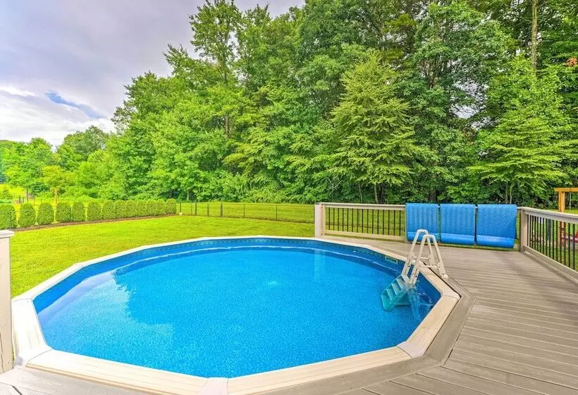 Pisgah Forest Farm Home: Outdoor Pool & Games