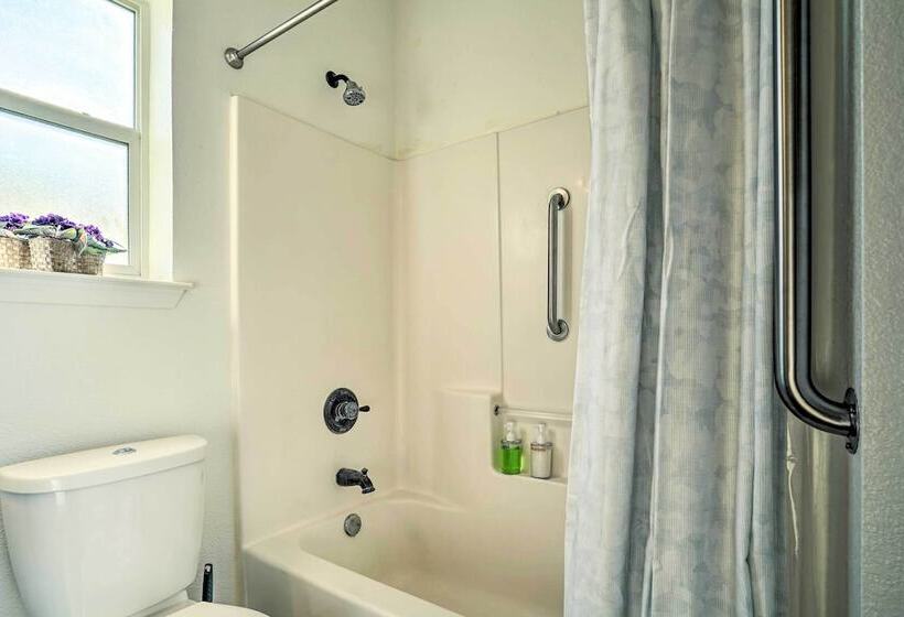 Quaint Santa Teresa Retreat Near The Border