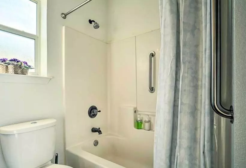 Quaint Santa Teresa Retreat Near The Border