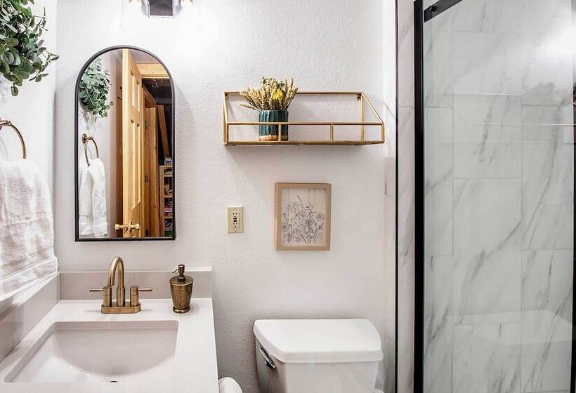 Remodeled Fairplay Log Cabin W/ Sauna + Loft!