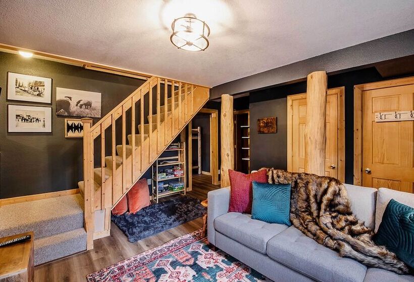 Remodeled Fairplay Log Cabin W/ Sauna + Loft!