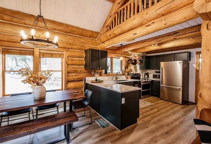 Remodeled Fairplay Log Cabin W/ Sauna + Loft!