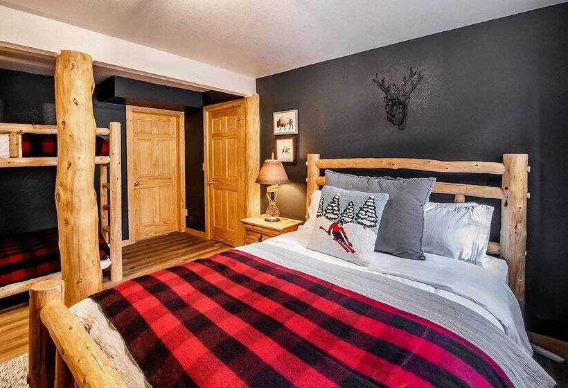 Remodeled Fairplay Log Cabin W/ Sauna + Loft!