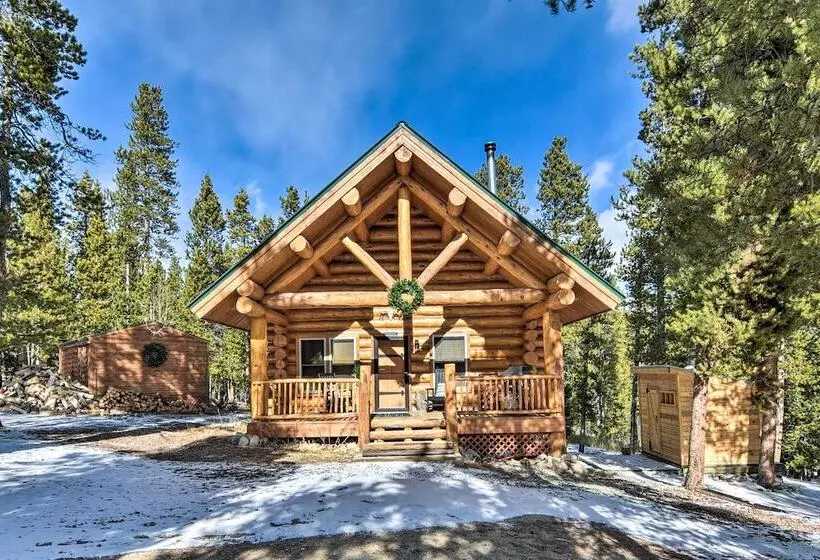 Remodeled Fairplay Log Cabin W/ Sauna + Loft!