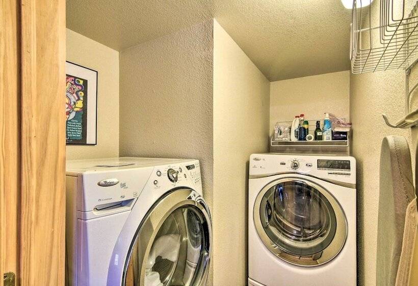 Remodeled Fairplay Log Cabin W/ Sauna + Loft!