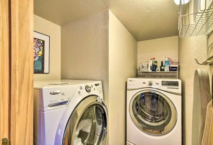 Remodeled Fairplay Log Cabin W/ Sauna + Loft!