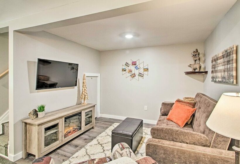 Renovated Home W/direct Access To Snowmobile Trail