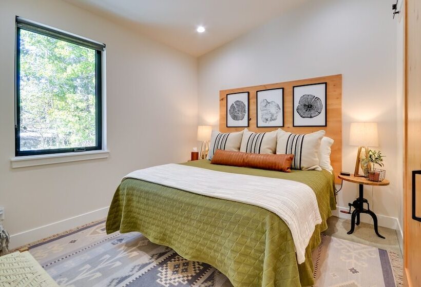 Rock Creek Retreat: Creekside Cabin Near Red Lodge