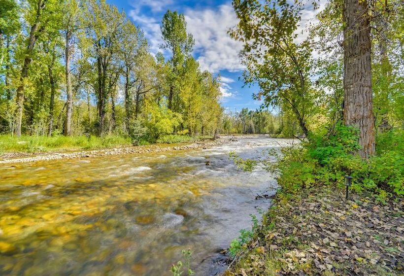 Rock Creek Retreat: Creekside Cabin Near Red Lodge