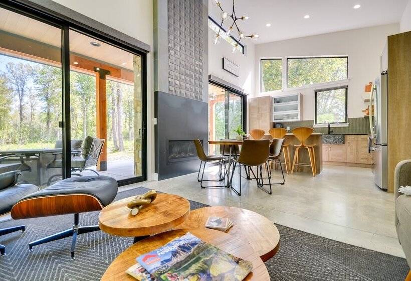 Rock Creek Retreat: Creekside Cabin Near Red Lodge