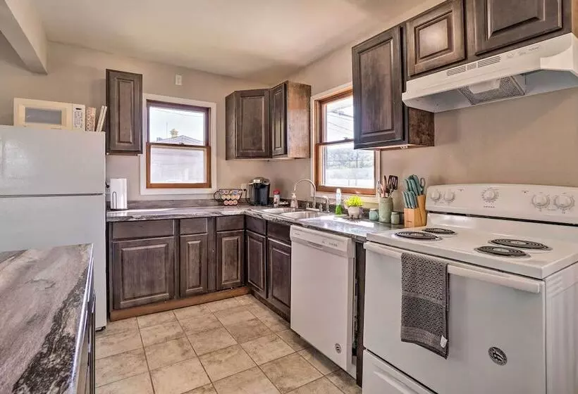 Rockaway Beach House W/ Fire Pit & River View!