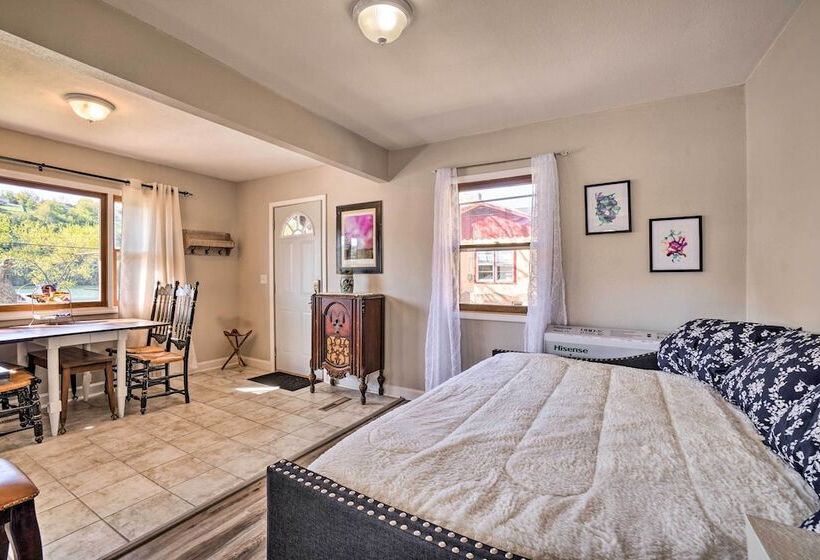 Rockaway Beach House W/ Fire Pit & River View!