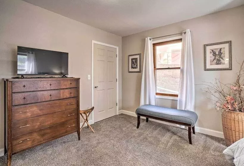 Rockaway Beach House W/ Fire Pit & River View!