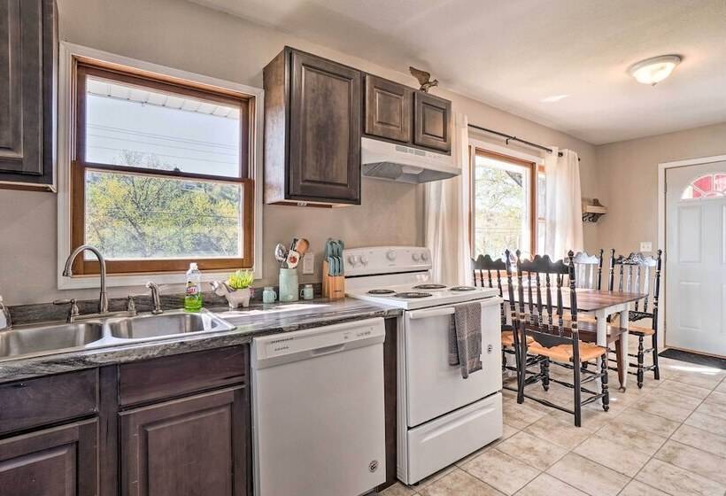 Rockaway Beach House W/ Fire Pit & River View!