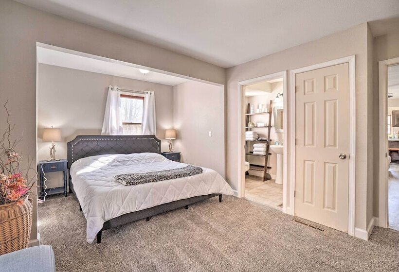 Rockaway Beach House W/ Fire Pit & River View!