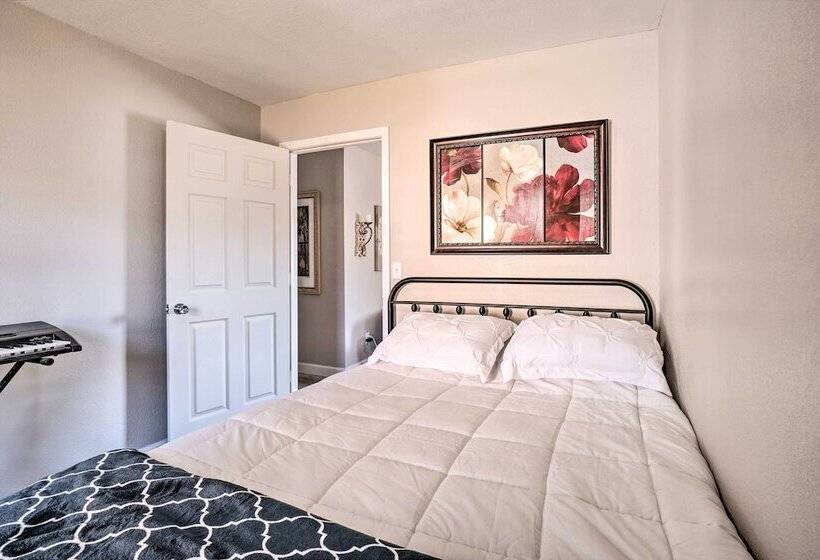 Rockaway Beach House W/ Fire Pit & River View!