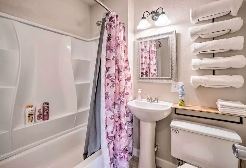 Rockaway Beach House W/ Fire Pit & River View!