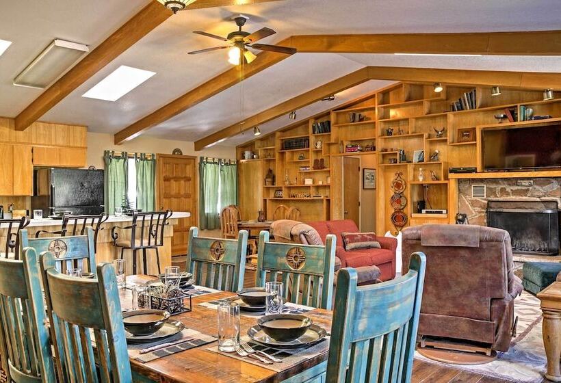 Rustic Alto Cabin W/ Hot Tub, Deck & Fireplace!