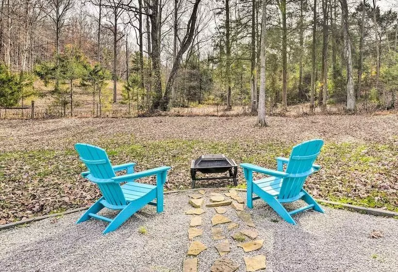 Secluded Retreat On 2 Acres Near Dale Hollow Lake!