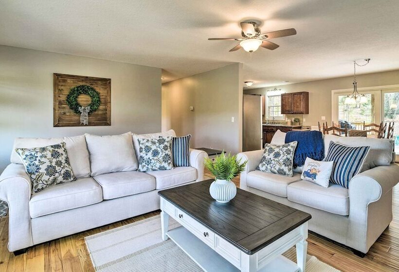 Secluded Retreat On 2 Acres Near Dale Hollow Lake!