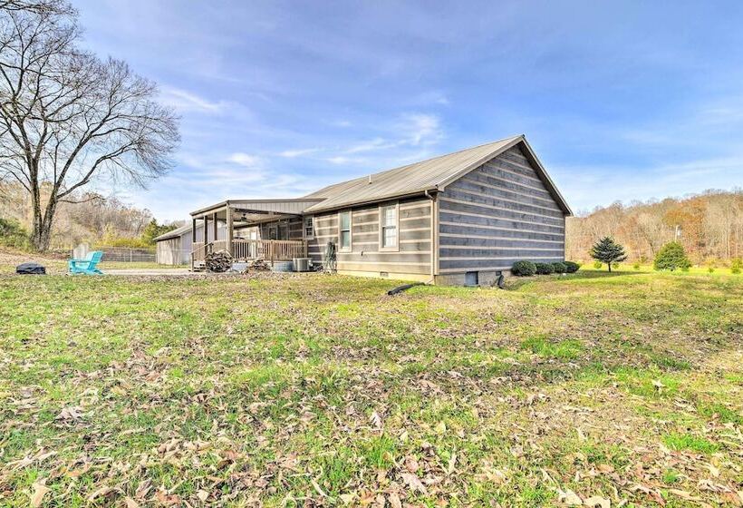 Secluded Retreat On 2 Acres Near Dale Hollow Lake!