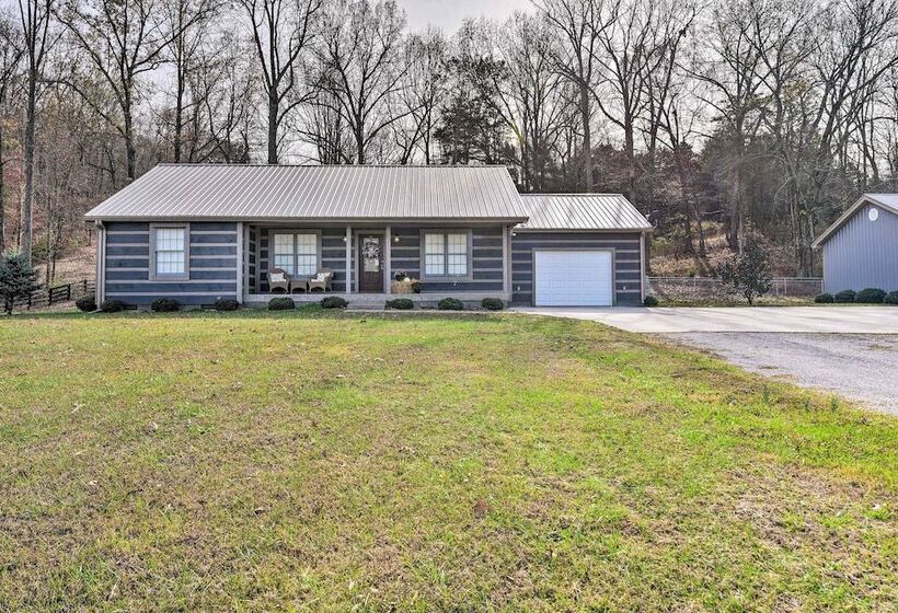 Secluded Retreat On 2 Acres Near Dale Hollow Lake!