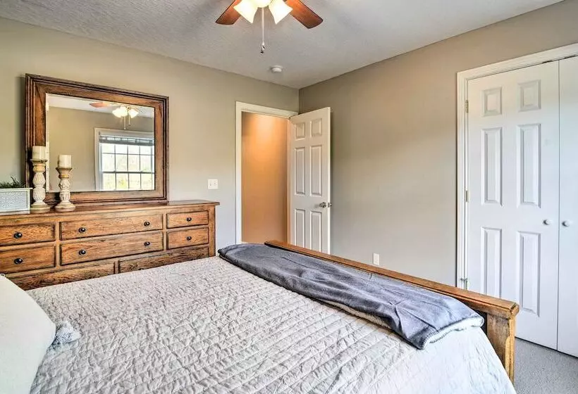 Secluded Retreat On 2 Acres Near Dale Hollow Lake!