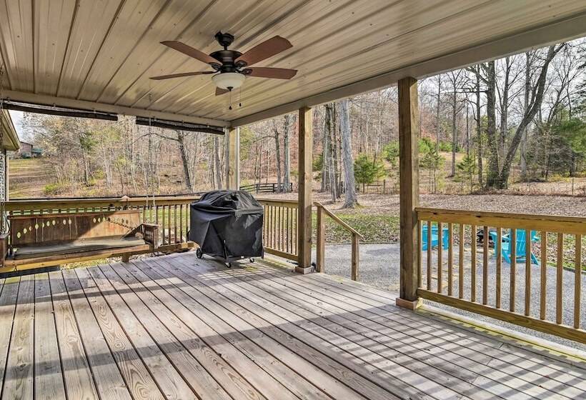 Secluded Retreat On 2 Acres Near Dale Hollow Lake!