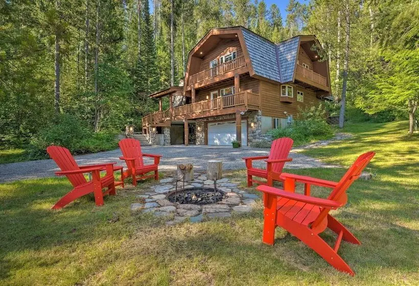 Wild Huckleberry Alpine Cabin: Fireplace & Deck!