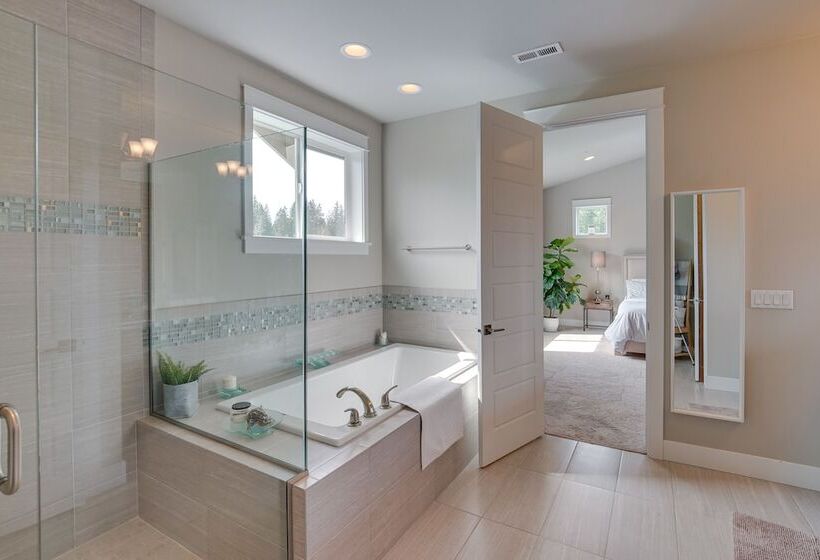 Spacious Carnation Home W/ Grill & Large Yard