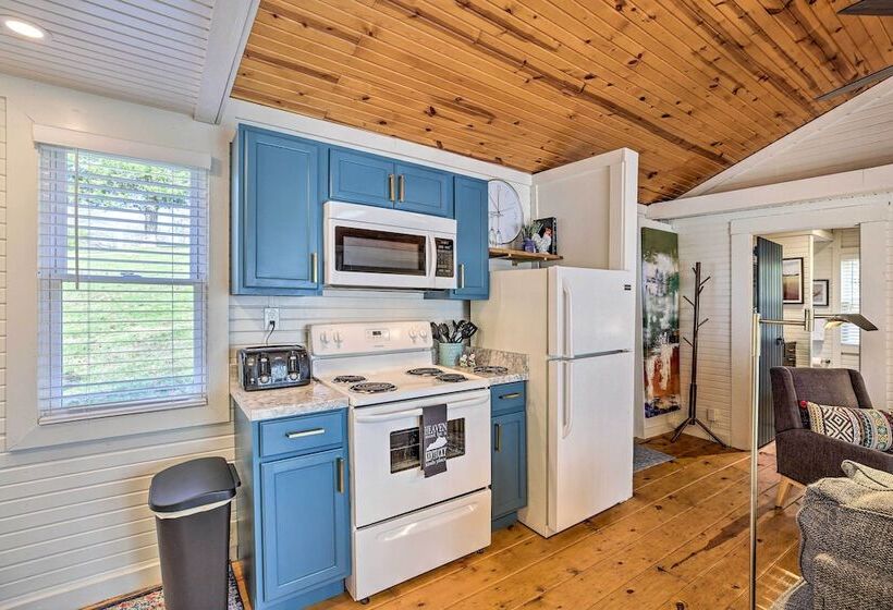 Sunny Hill Cottage Dry Ridge Escape W/ Deck!