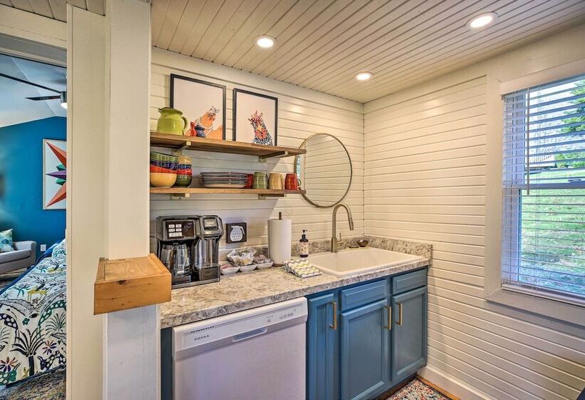 Sunny Hill Cottage Dry Ridge Escape W/ Deck!