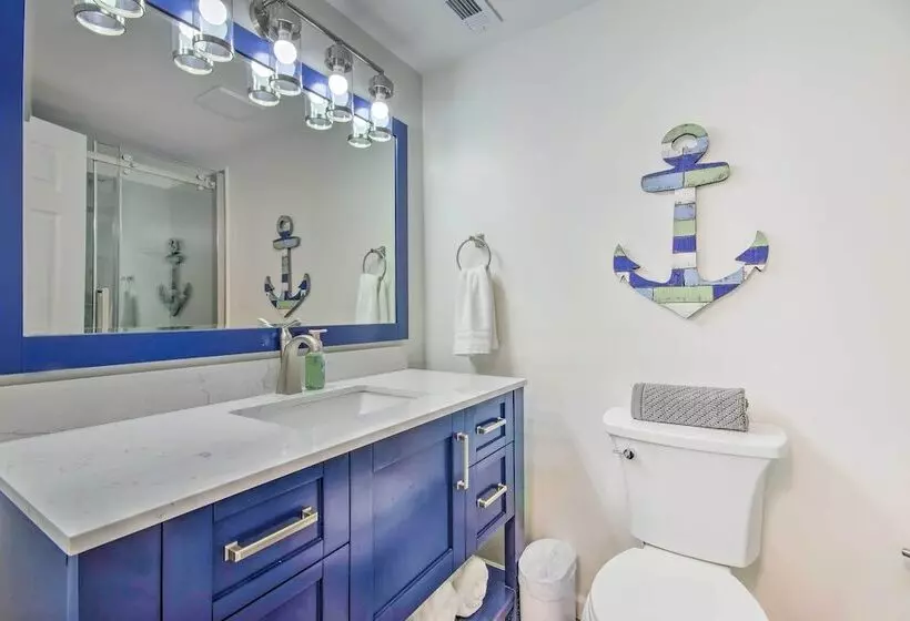 Boat Slip, Fire Pit: Lakefront Sunrise Beach Home!